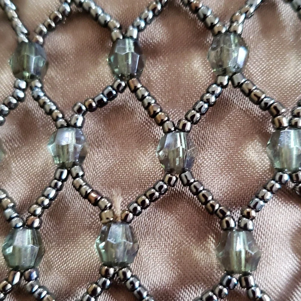 SOLD - Eye-catching green beaded purse - Picture 2 of 5